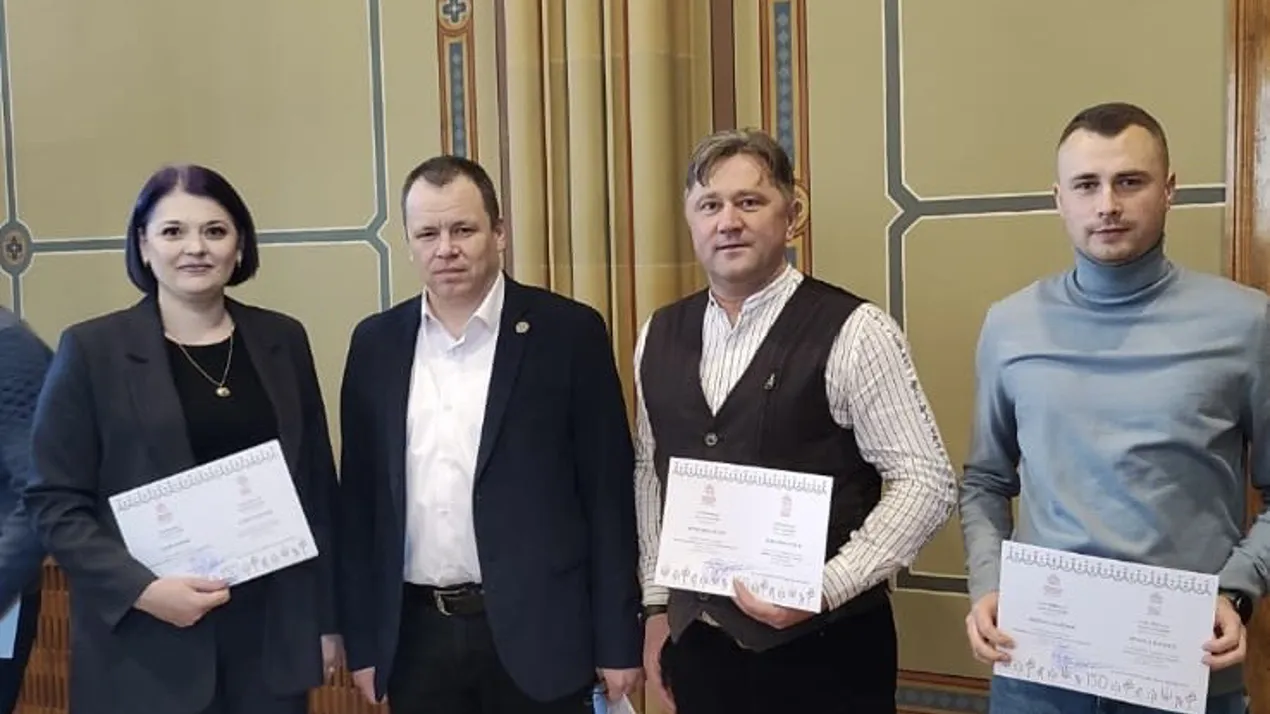 Науково-педагогічні працівники та співробітники отримали сертифікати за успішне завершення курсу з англійської мови