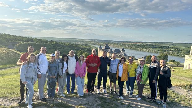 Тур вихідного дня за маршрутом Чернівці – Хотин – Устя: поєднання відпочинку та командного єднання