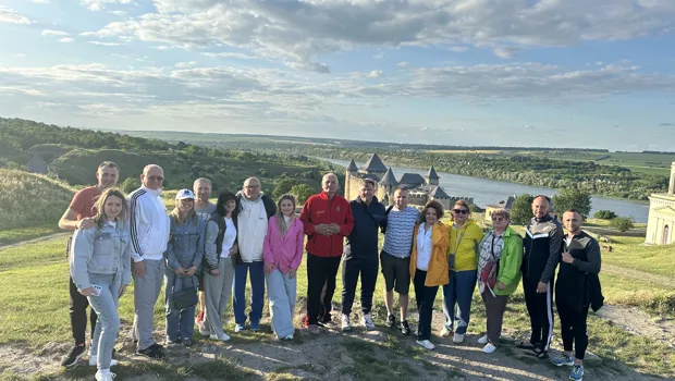 Тур вихідного дня за маршрутом Чернівці – Хотин – Устя: поєднання відпочинку та командного єднання