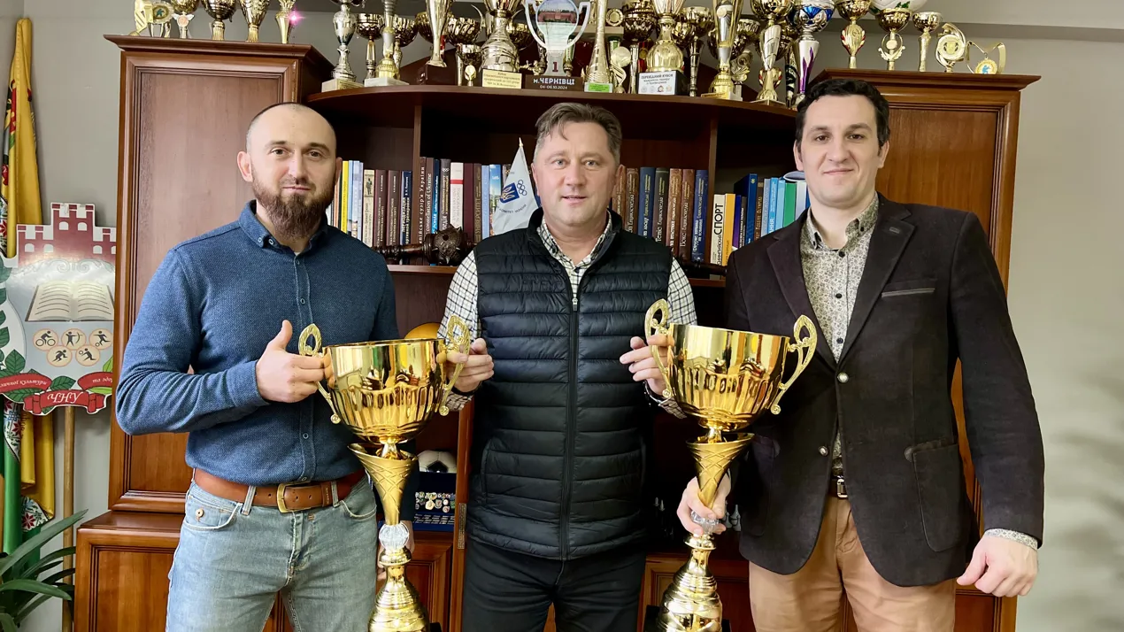 Вітання тренерам та студентам Чернівецького національного університету